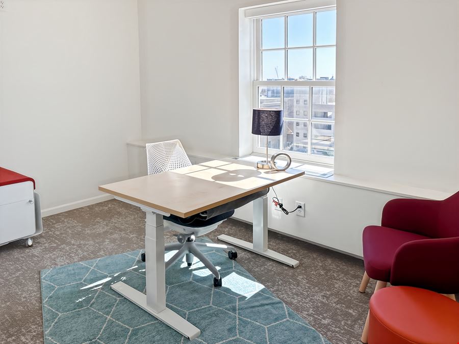 NE, Omaha - 2027 Dodge St