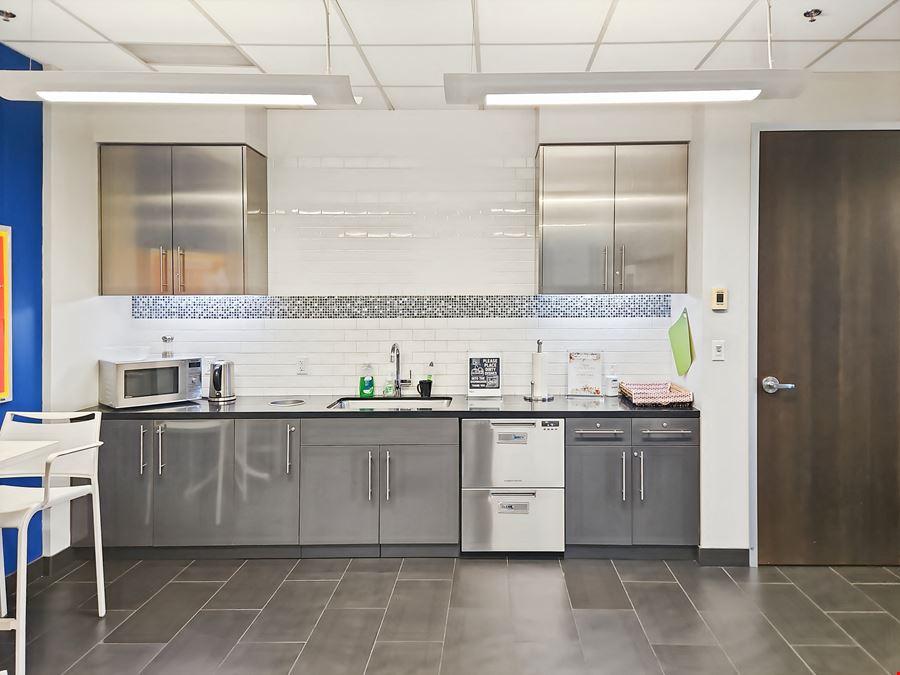 BC, Victoria – The Atrium