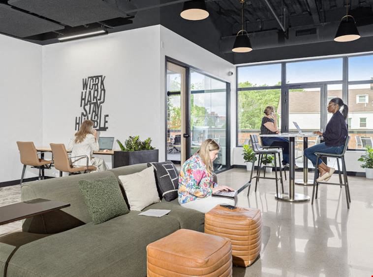 Expansive Coworking Lounge