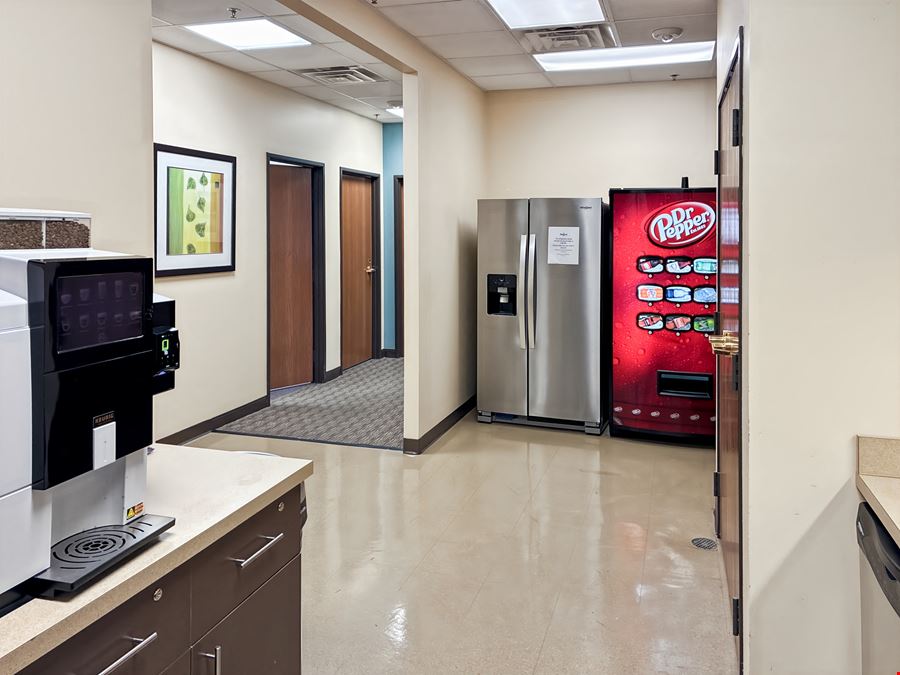 TX, Grapevine - Vineyard Centre II