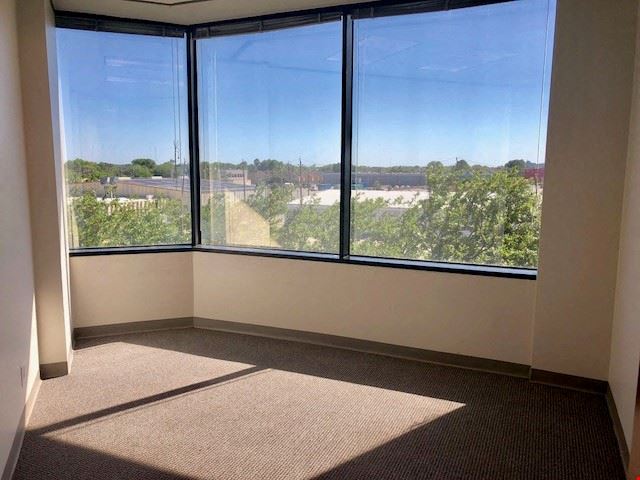 6671 Southwest Freeway