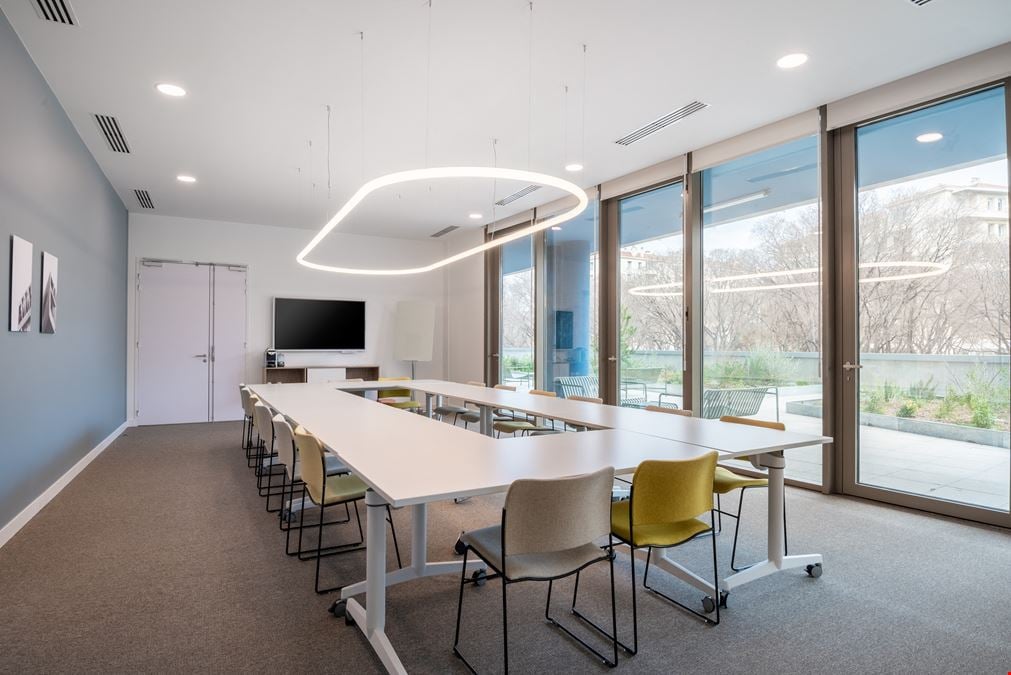 Spaces - Alpharetta - Spaces Royal Overlook