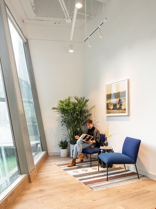 Good World Commercial Plaza