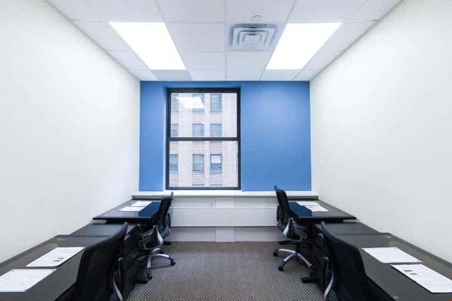 Jay Suites Bryant Park