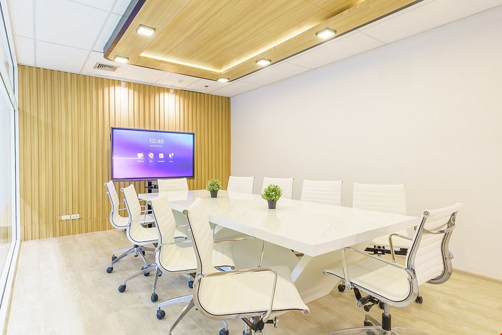 Linuxx Serviced Offices - Emporium Tower 21st Floor