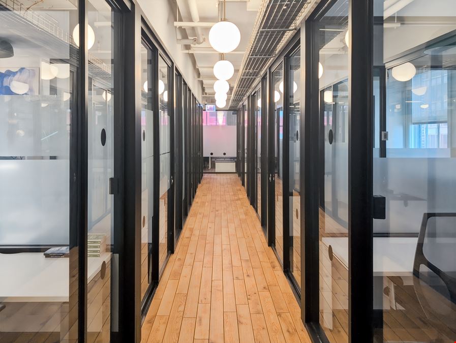 IL, Chicago - 332 S Michigan Avenue