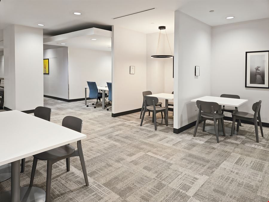 Regus - Alpharetta - Deerfield