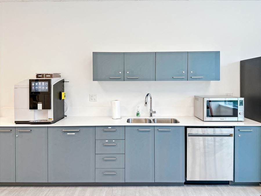 BC, Surrey - Benchmark Business Centre