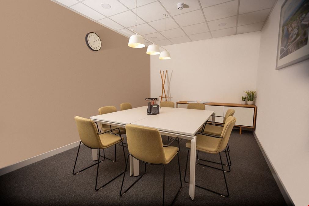 Regus - Fast Track House