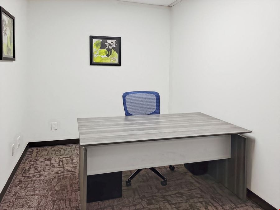 Regus - Lafayette - The Plaza