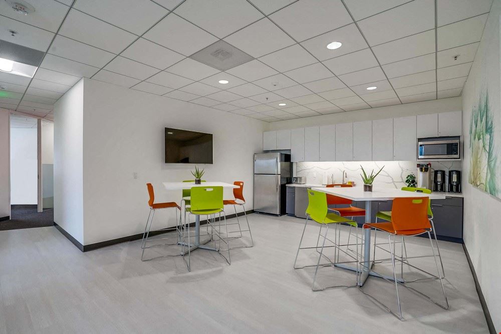 Wilshire Bundy Plaza