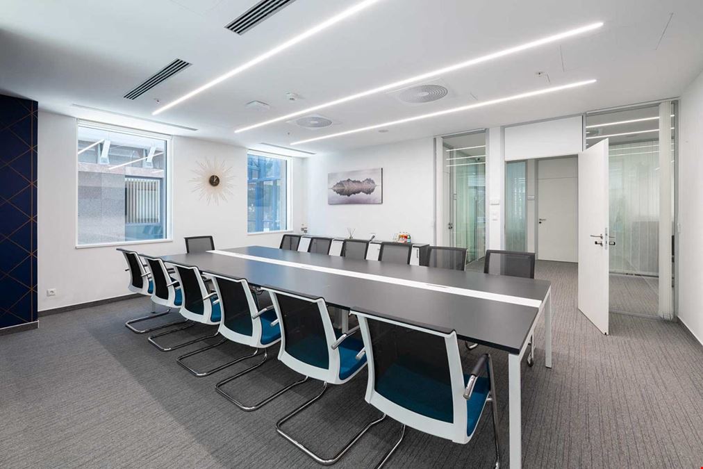 House Of Business - Hungary, Bank Center