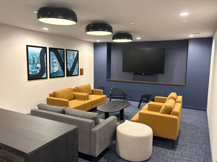 The Shinkle Lounge - Large Conference Room