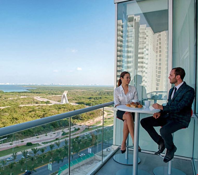 IOS Offices - Malecon Americas