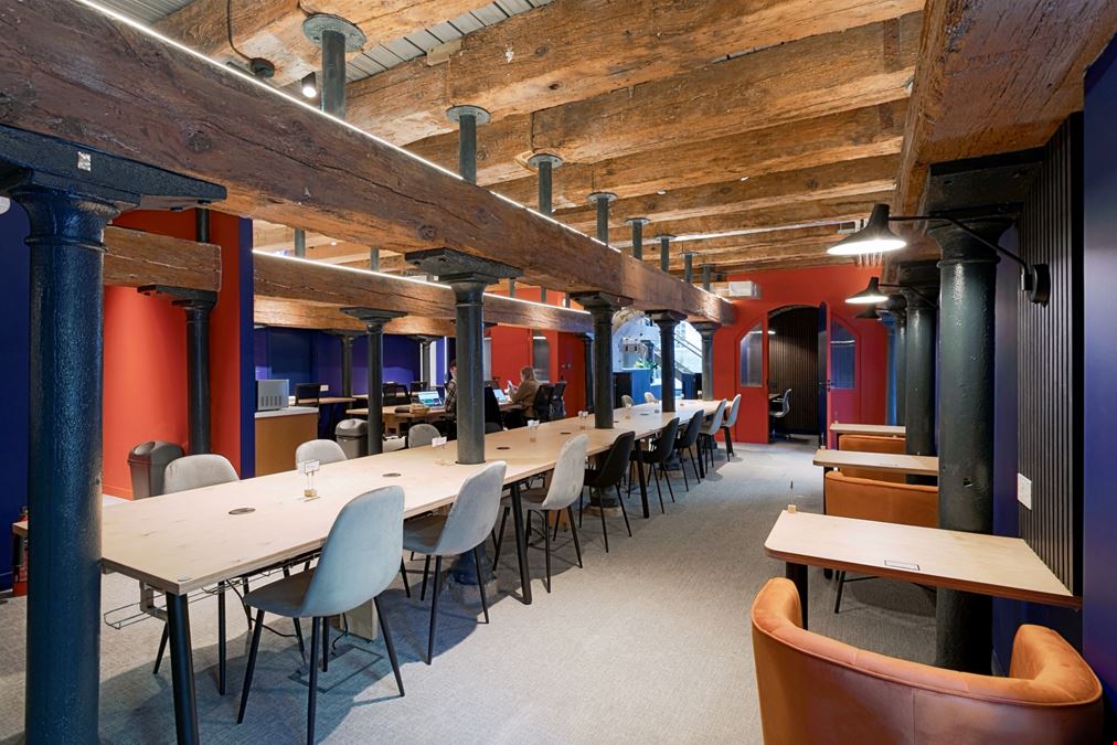 London, Bubbling Well Square