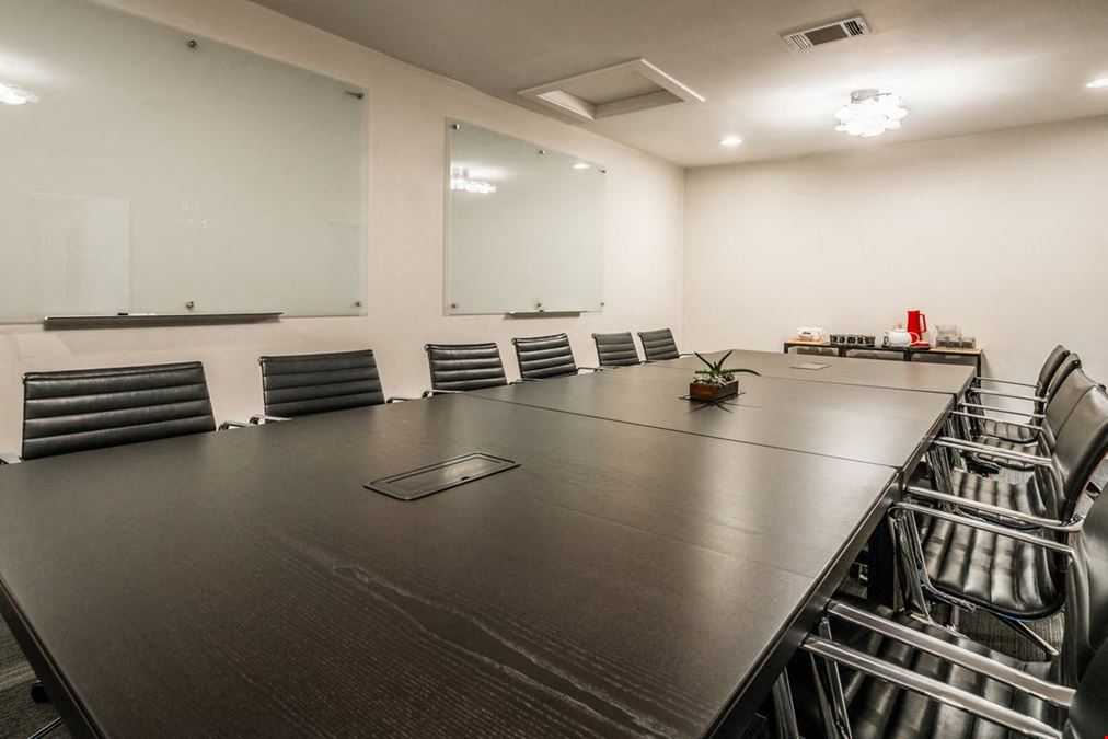 Kapany Large Boardroom