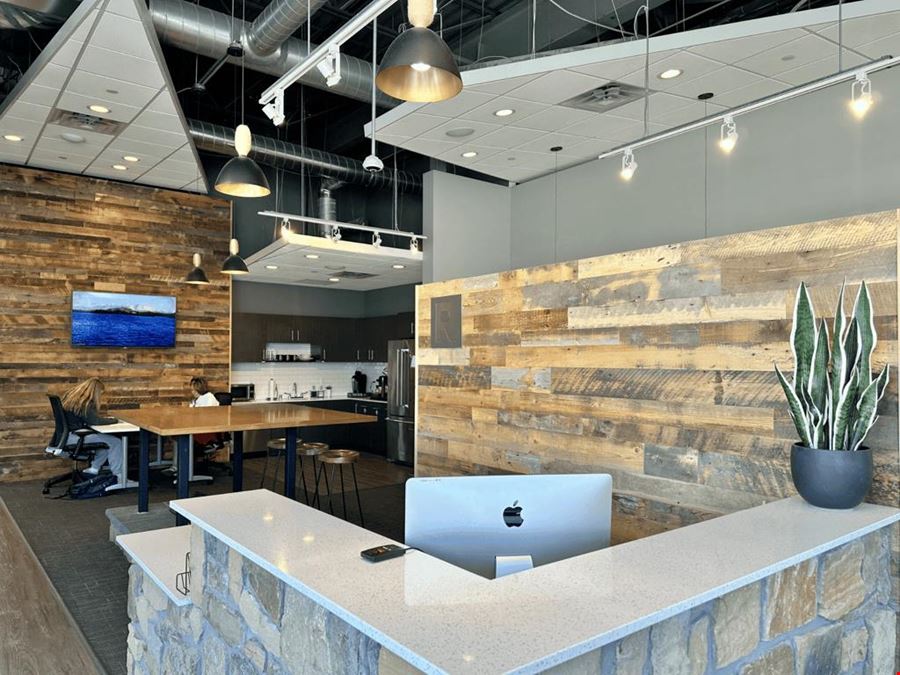 Edina - Huddle Room