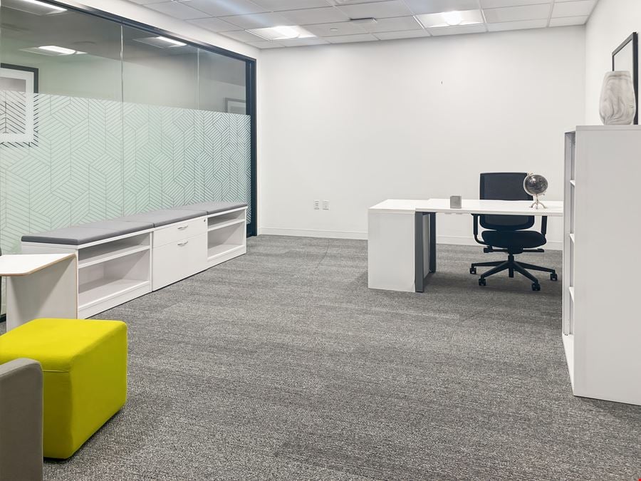 TX, Houston - Spaces Downtown Greenstreet