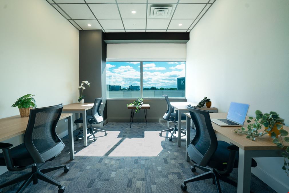 4 Person Office (External with Window)