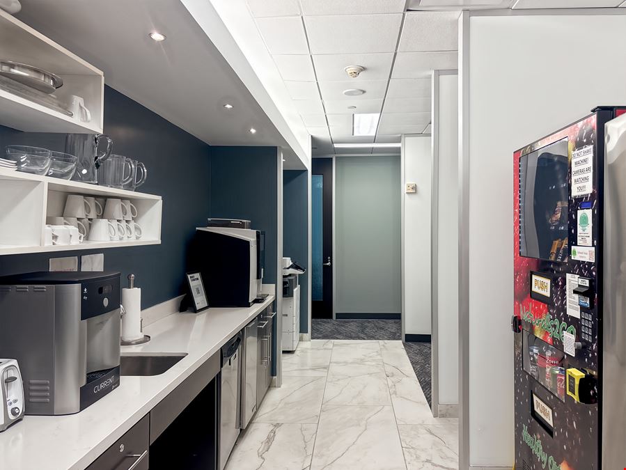 Regus - The Woodlands - Waterway