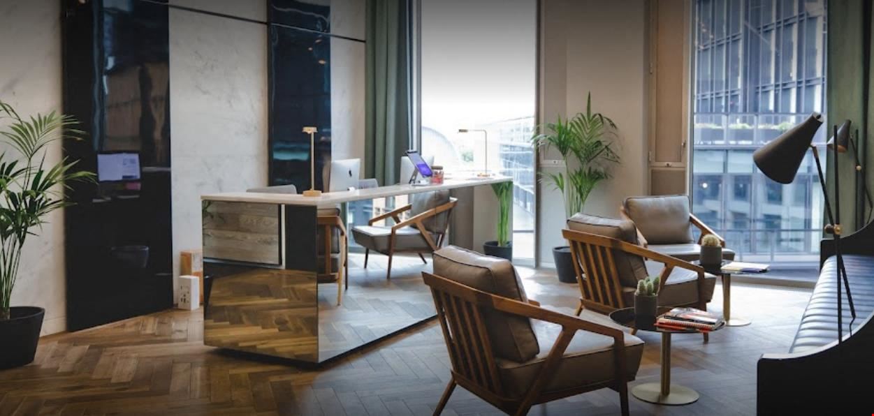 Fora - The Gridiron Building