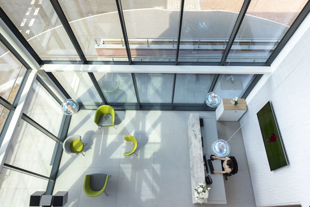 hubspace - Meadlake Place Egham
