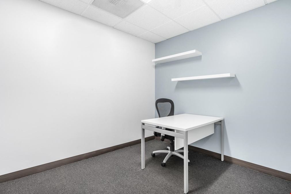 CA, Sausalito - Harbor Drive Executive Park