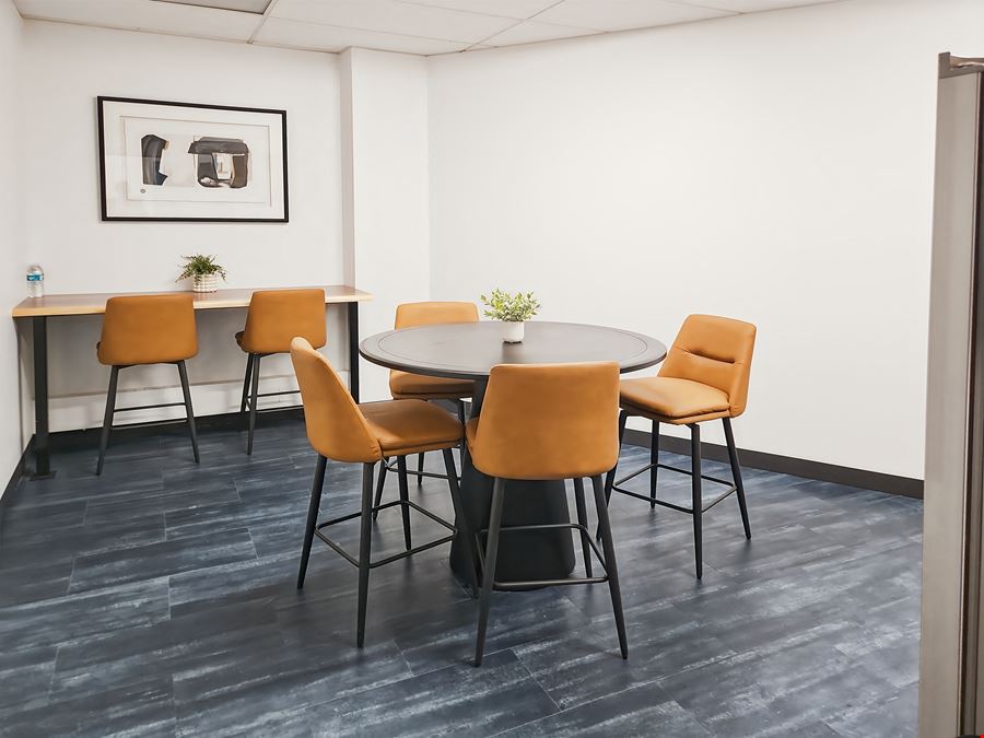 MO, St. Louis - Craigshire Rd