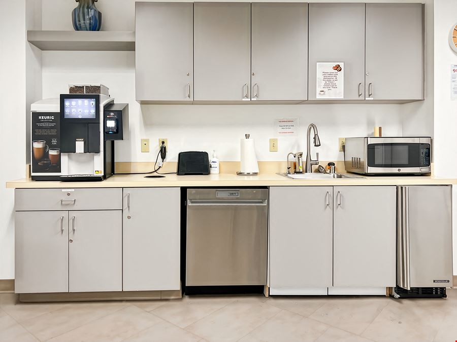 CA, Sacramento - 8880 Cal Center Drive