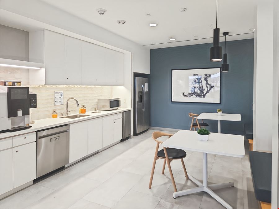 CA, Newport Beach - Dove Street