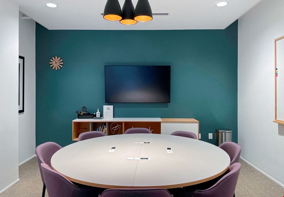 NC, Raleigh - Spaces Crabtree Terrace