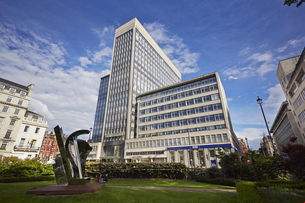 Landmark: Cavendish Square-Oxford St