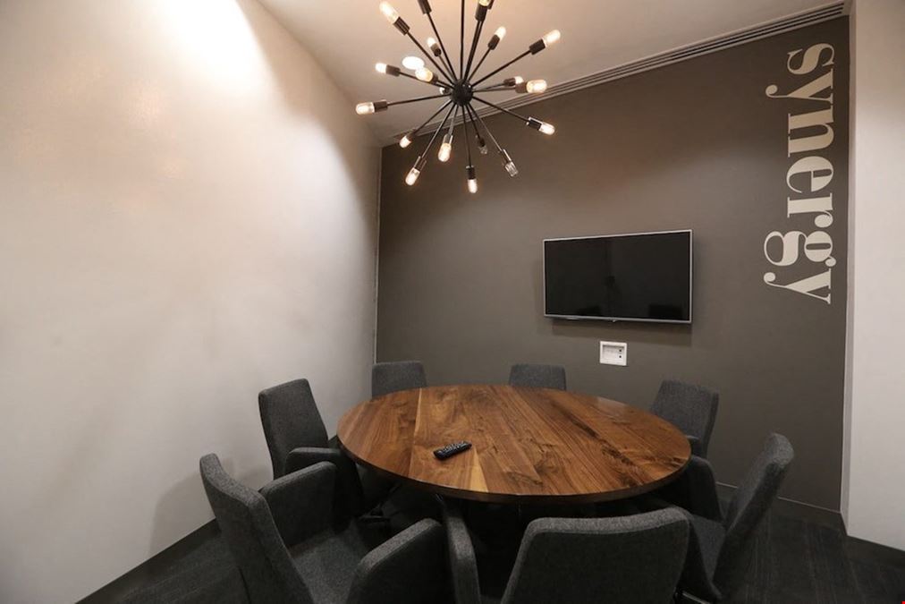 #1 Focus Meeting Room