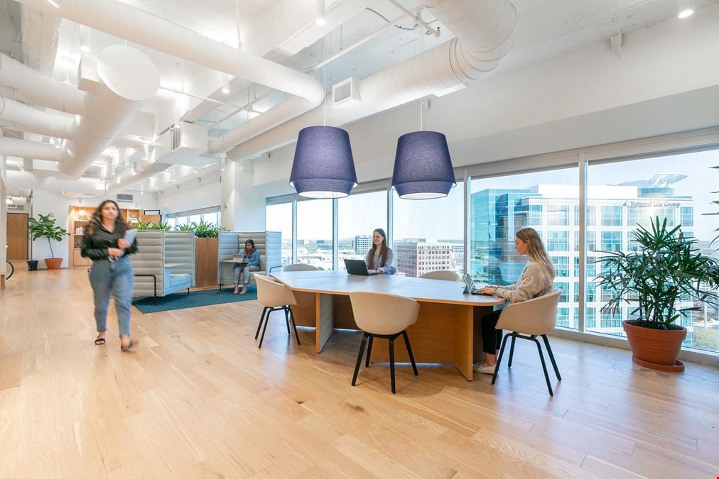 TX, Addison - Spaces The Colonnade