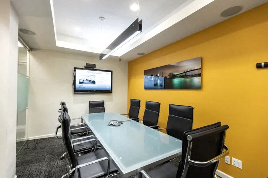 Meeting Room Floor 3 for 8 people - PROMO RATE