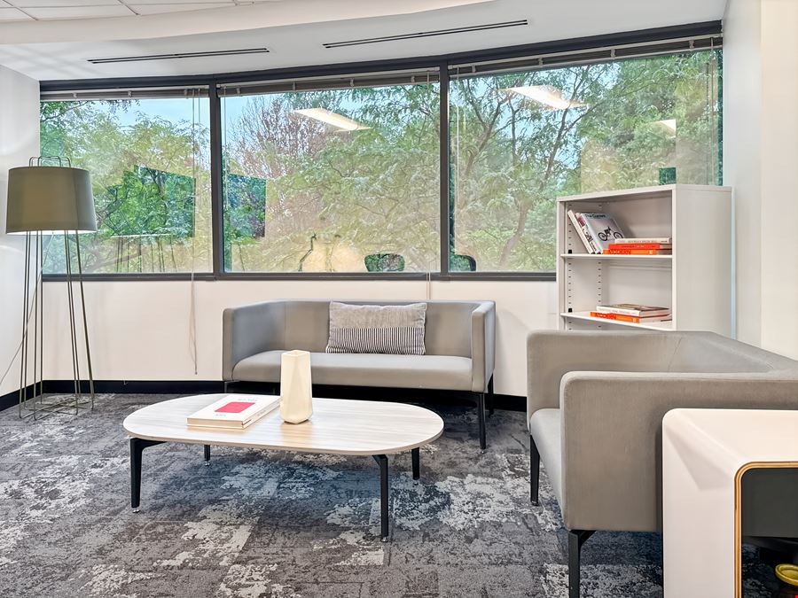 MD, Bethesda - Democracy Plaza