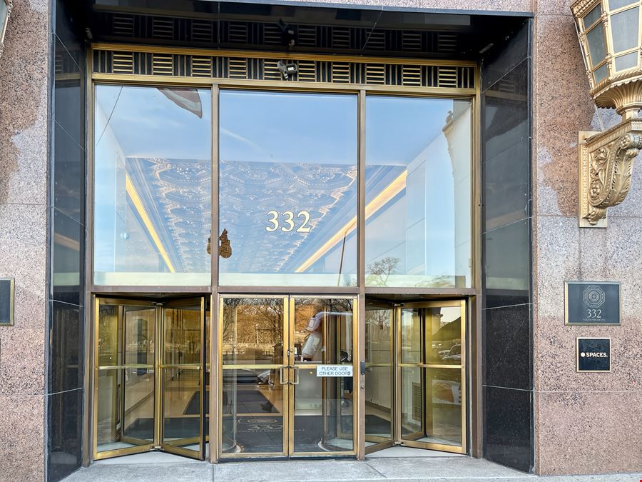 IL, Chicago - 332 S Michigan Avenue