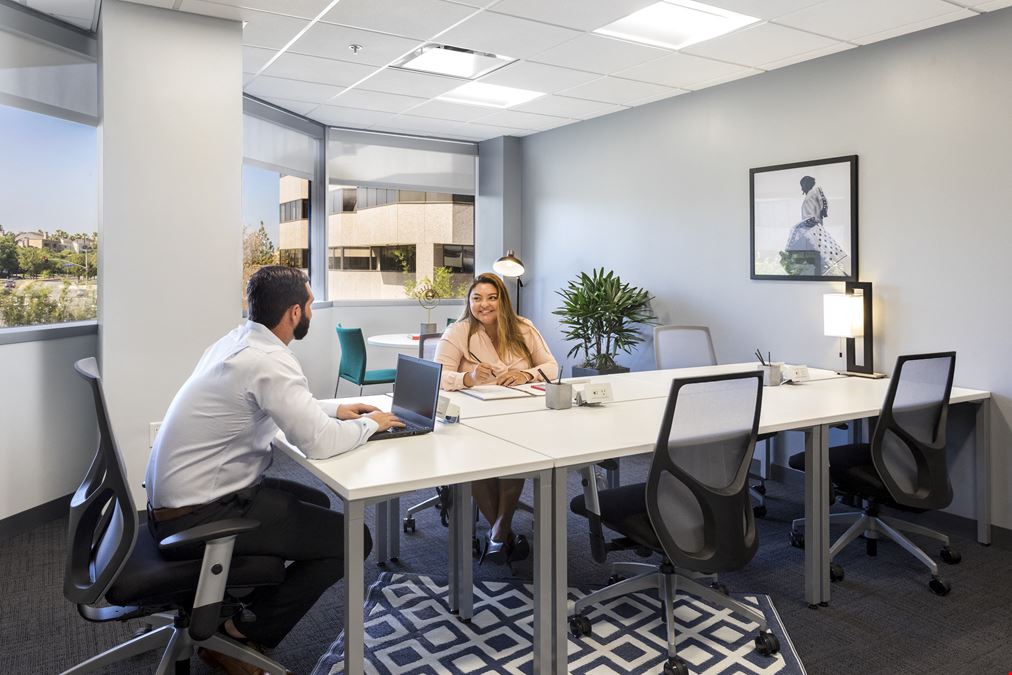 Costa Mesa - Spaces The MET