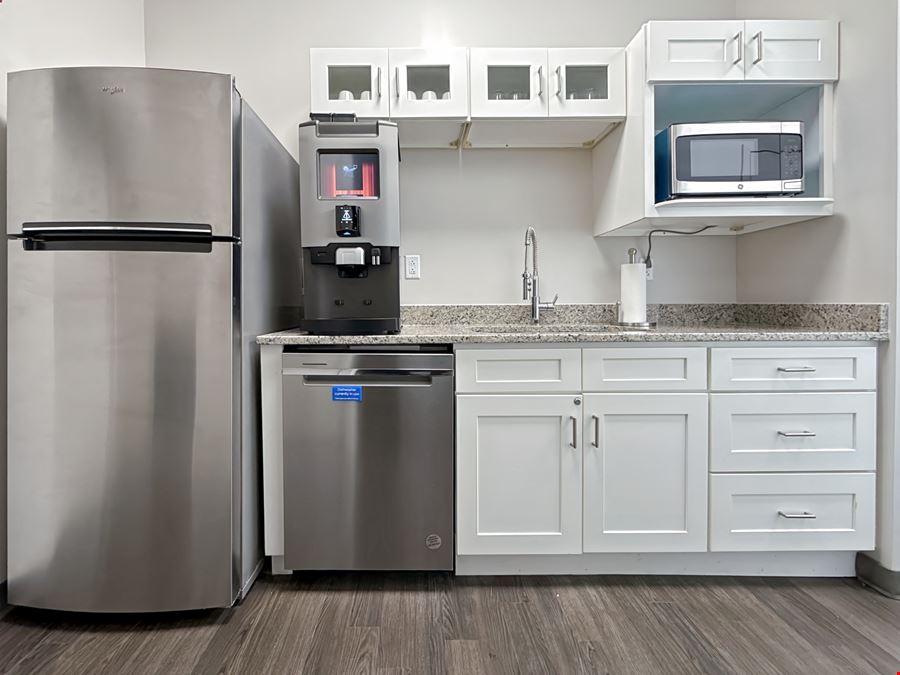 WV, Charleston - Quarrier St