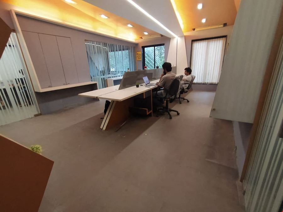 Toutle Space - Satwant Villa