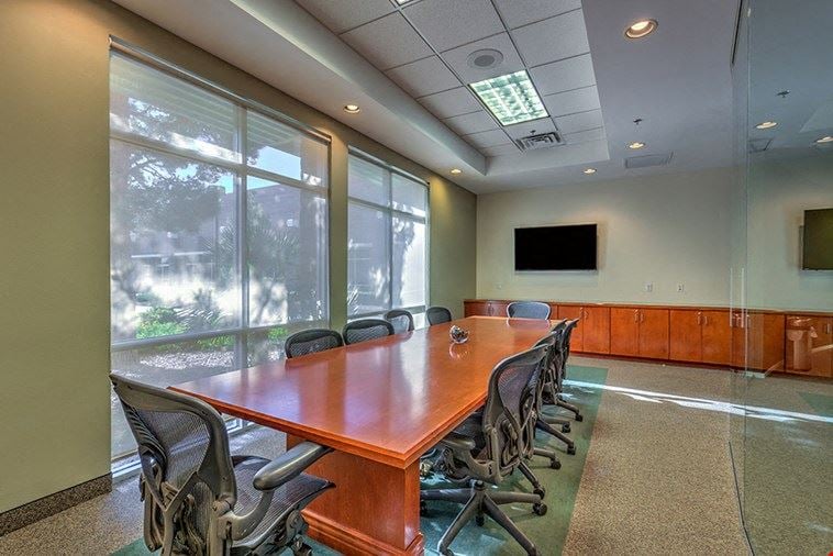 10 Person Meeting Room