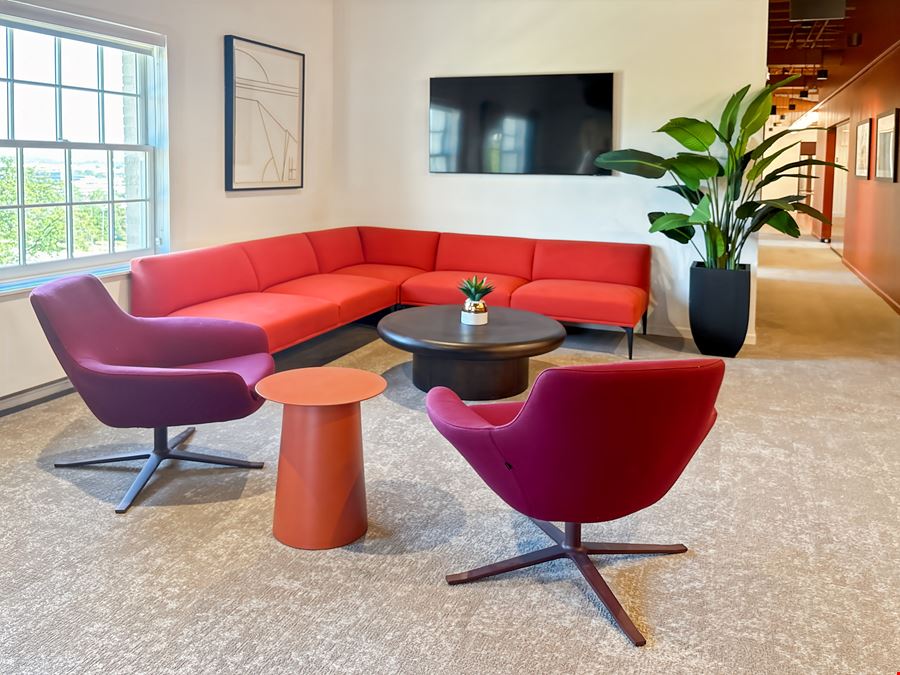 NE, Omaha - 2027 Dodge St