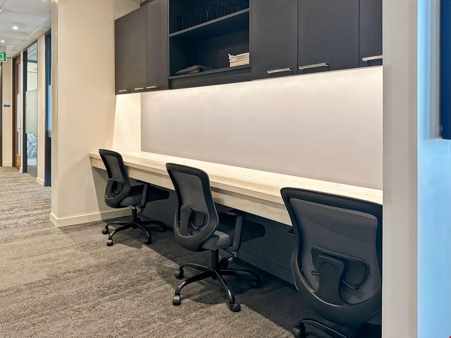 ON, Toronto - Hullmark Center