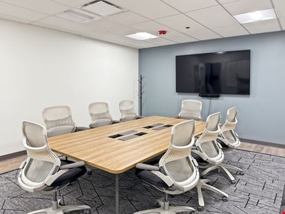 Preview of Regus - Chicago N Clark St Office space for Rent in Chicago