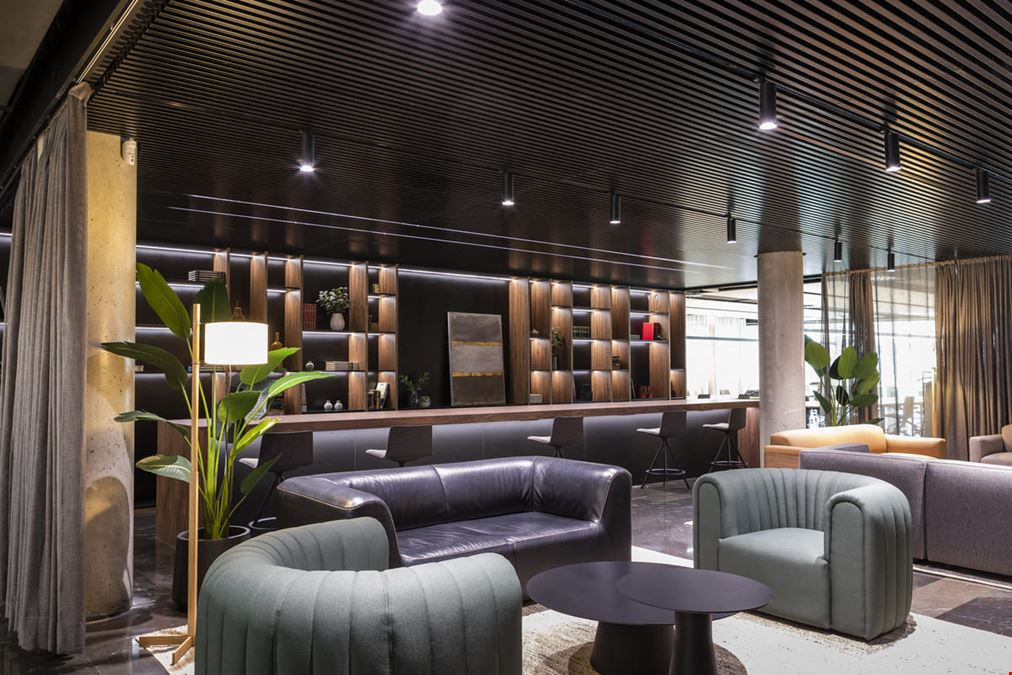 Nomadom Cospaces - Paseo De Ruzafa