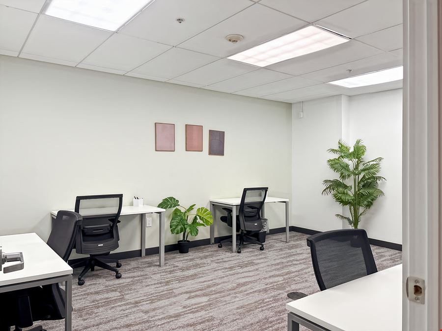 FL, Fort Lauderdale- 100 N. Federal Highway