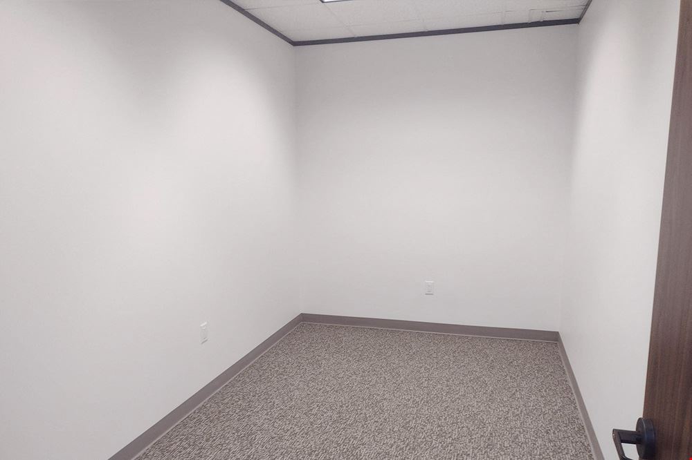 2401 Fountain View Dr