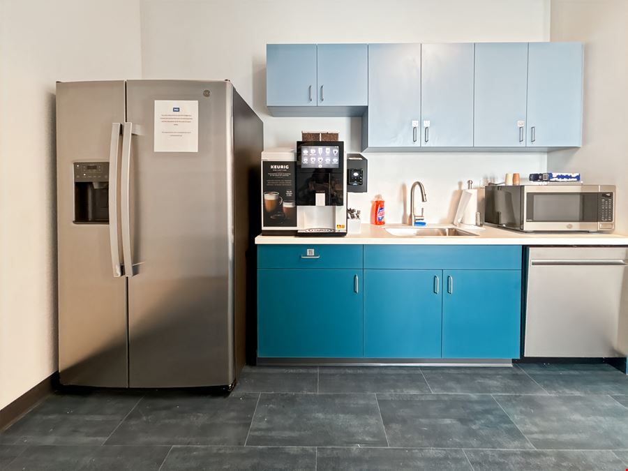 IL, Naperville - Wall St