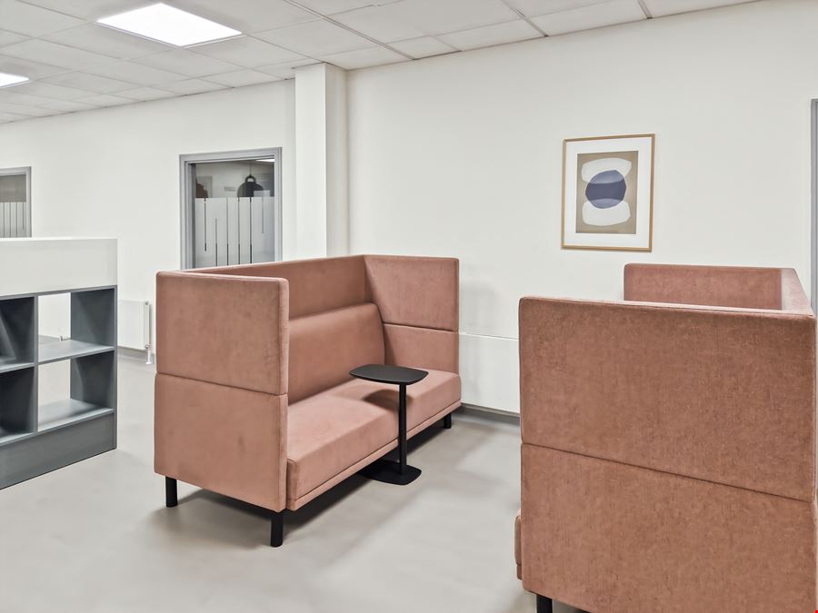 Regus - Linenhill House
