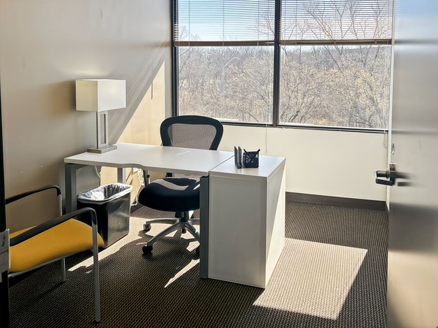 Regus - Kansas City - South